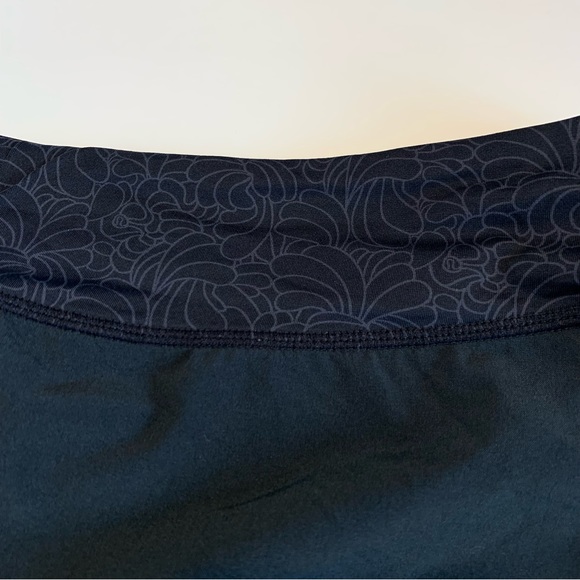 Size 12 Lululemon black drawstring waist shorts with no liner - Picture 5 of 16